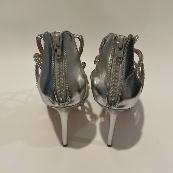 L Miller silver pump - Picture 3 of 16